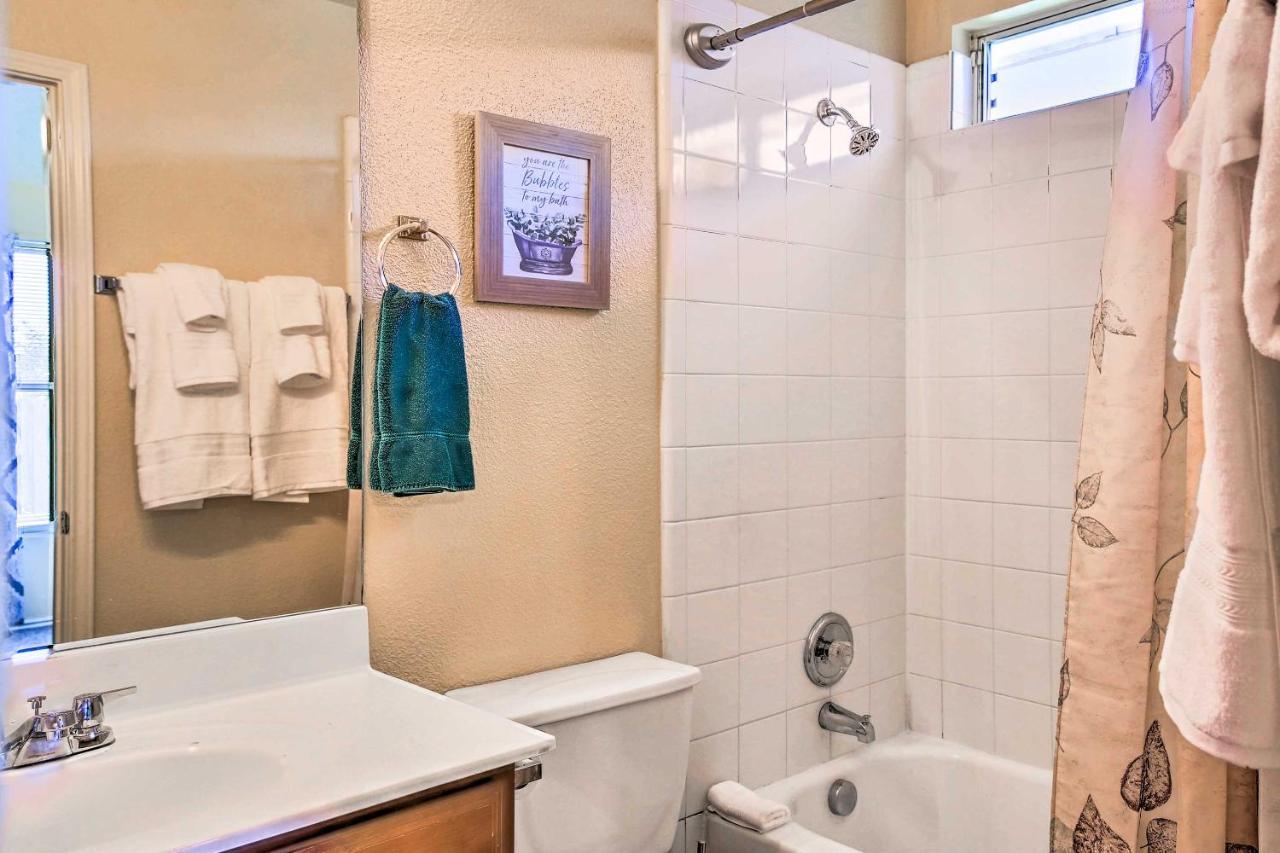 San Antonio Abode With Yard Less Than 4 Mi To Lackland Buitenkant foto