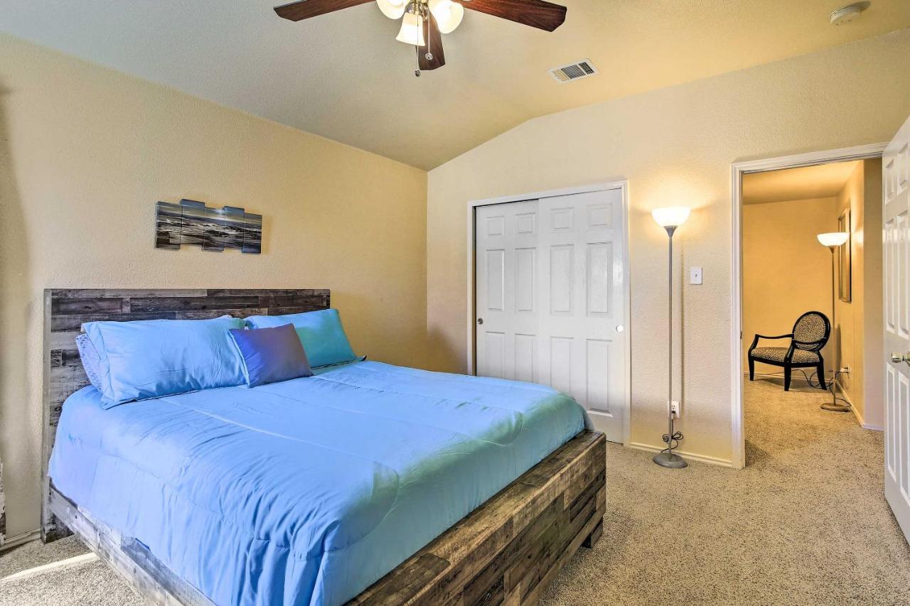 San Antonio Abode With Yard Less Than 4 Mi To Lackland Buitenkant foto