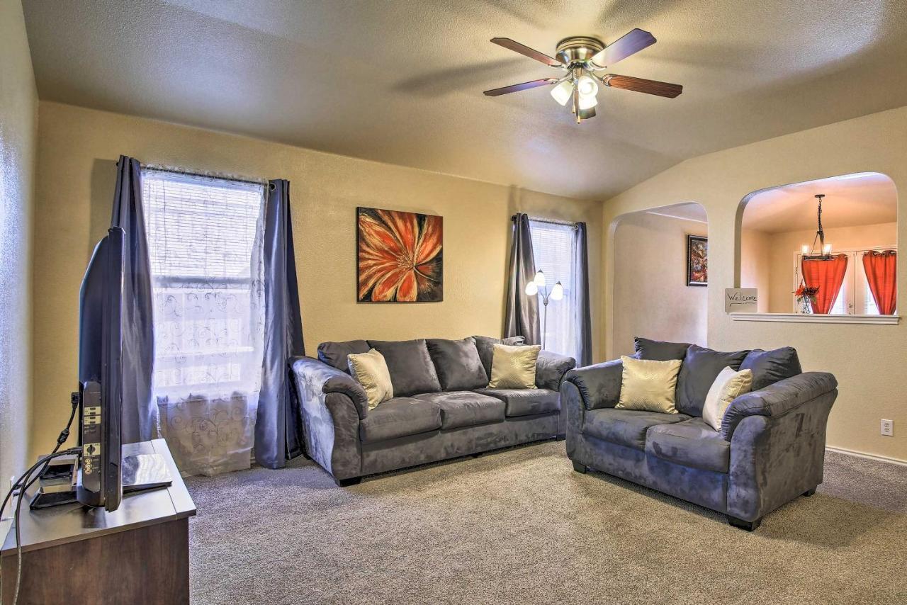 San Antonio Abode With Yard Less Than 4 Mi To Lackland Buitenkant foto