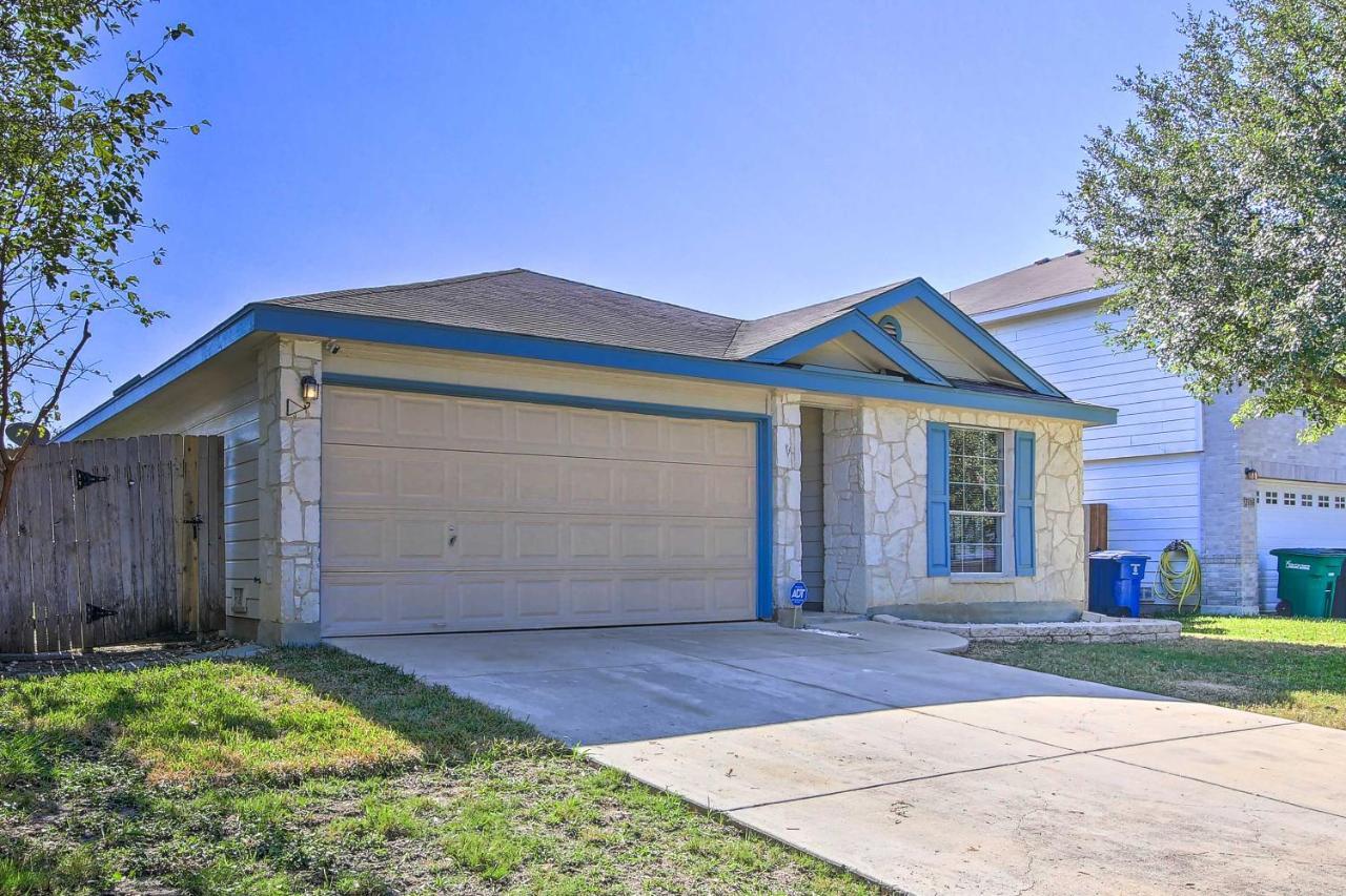 San Antonio Abode With Yard Less Than 4 Mi To Lackland Buitenkant foto
