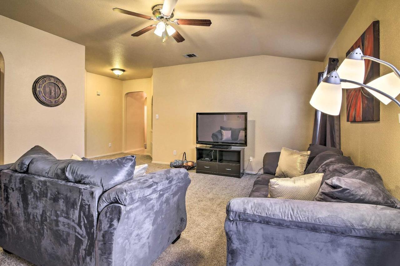 San Antonio Abode With Yard Less Than 4 Mi To Lackland Buitenkant foto