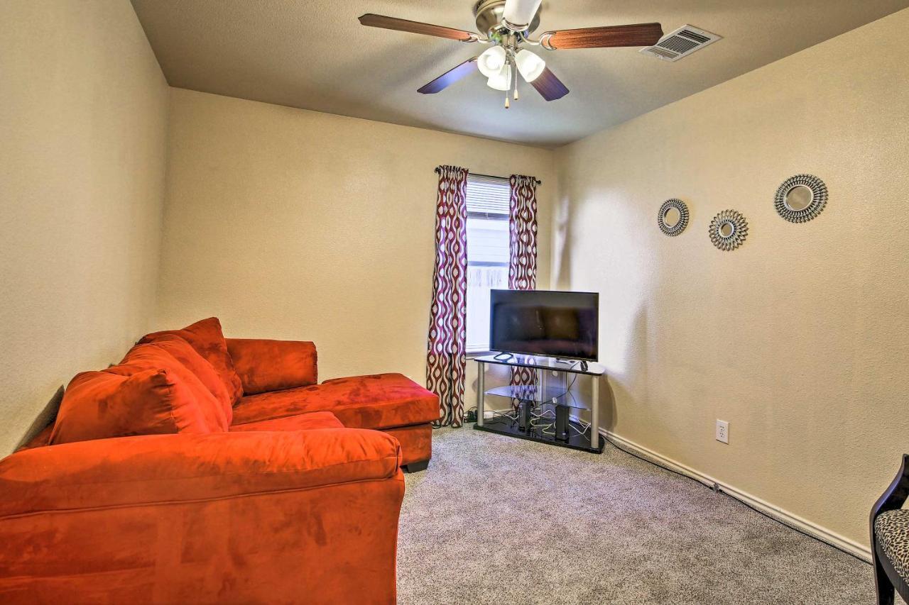 San Antonio Abode With Yard Less Than 4 Mi To Lackland Buitenkant foto